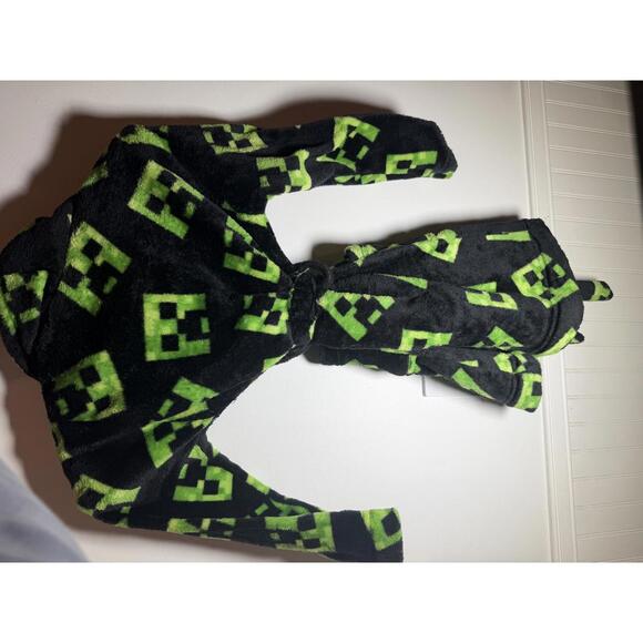 Minecraft Creeper Kids Bathrobe Size 6 - Great Robe! - Picture 3 of 4
